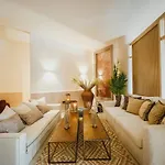 Comfort Standard Caesar & Perivolia tou Trikomou