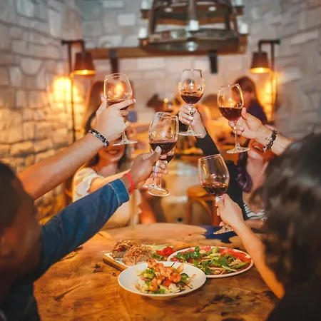 Cornelius Cosy In Caesar & Perivolia tou Trikomou