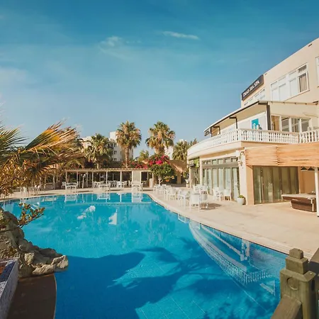 Cornelius Cosy In Caesar & דירה Perivolia tou Trikomou