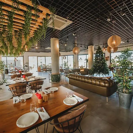 Cornelius Cosy In Caesar & *