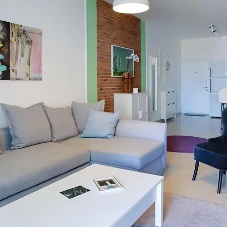 Cornelius Cosy In Caesar &