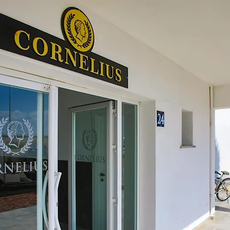 Cornelius Cosy In Caesar & Perivolia tou Trikomou