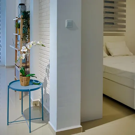 Cornelius Cosy In Caesar &